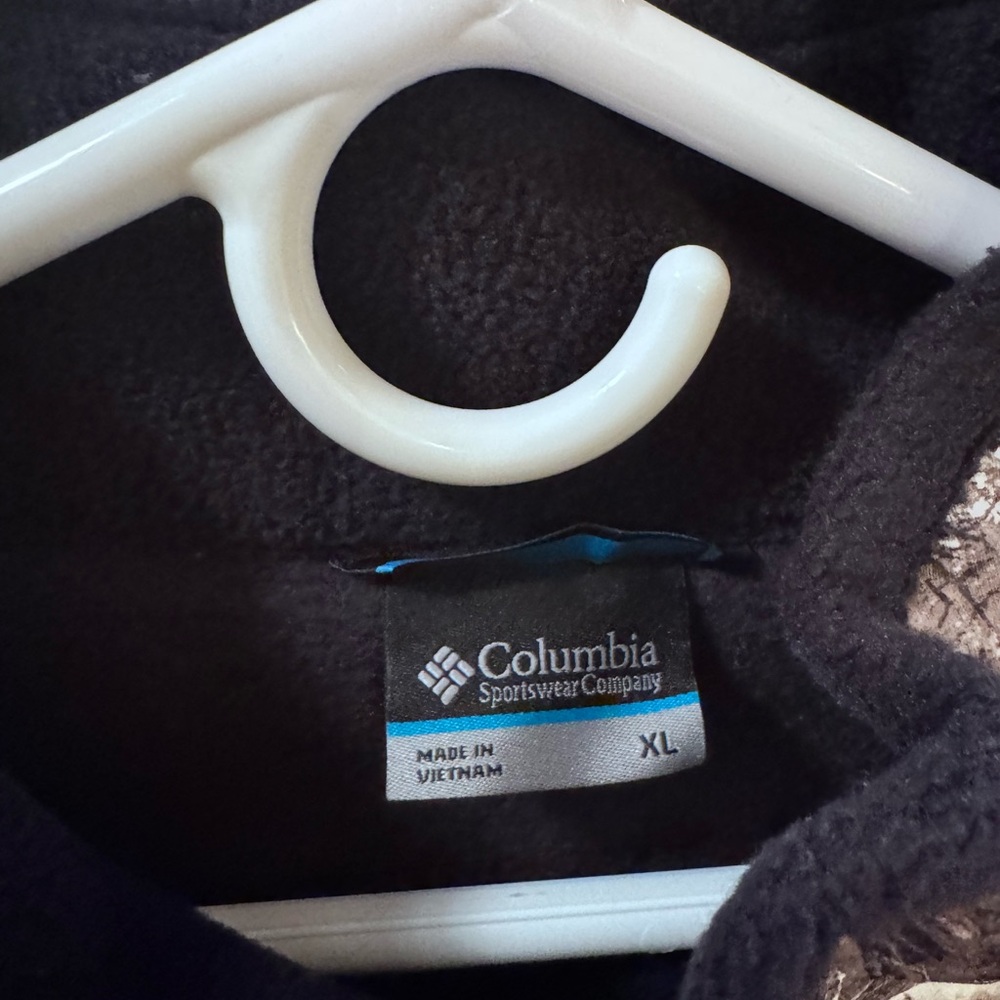 Columbia Men's Camouflage and Black Performance Pullover - Picture 2 of 5